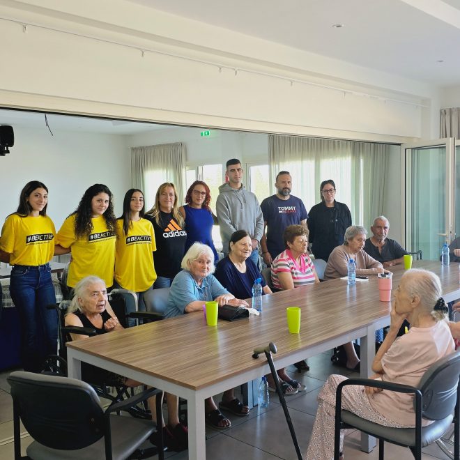 Ανθίζοντας στην Τρίτη Ηλικία: Πώς τα Ιδρύματα Μπορούν να Γίνουν Κήποι Ευεξίας